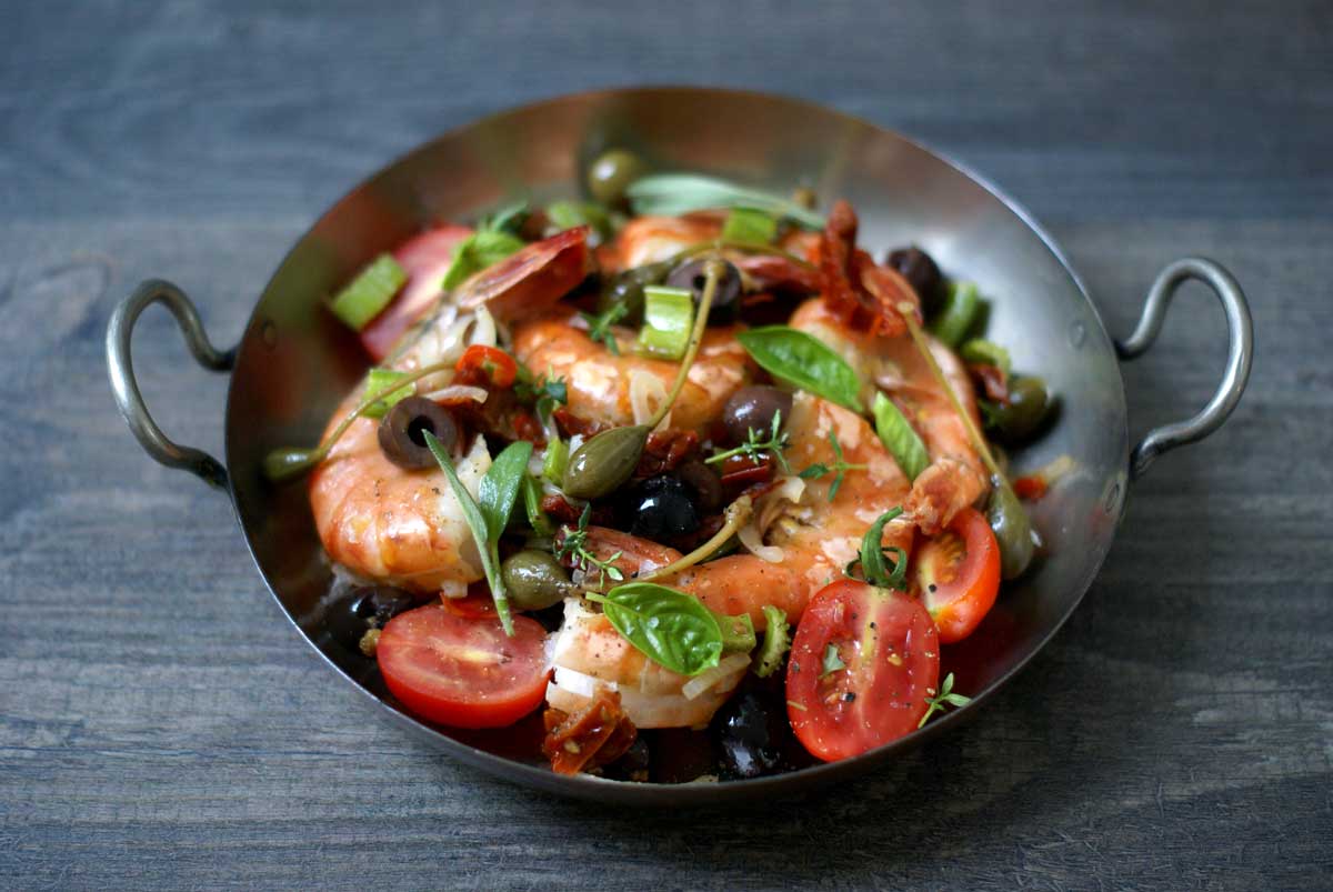 Riesen-Garnelen mit Oliven, Kapern &amp; Tomaten | Yuu&amp;#39;n Mee