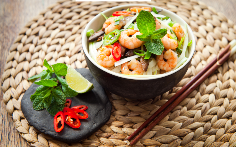 Asiatischer Reisnudelsalat mit Garnelen | Yuu&amp;#39;n Mee